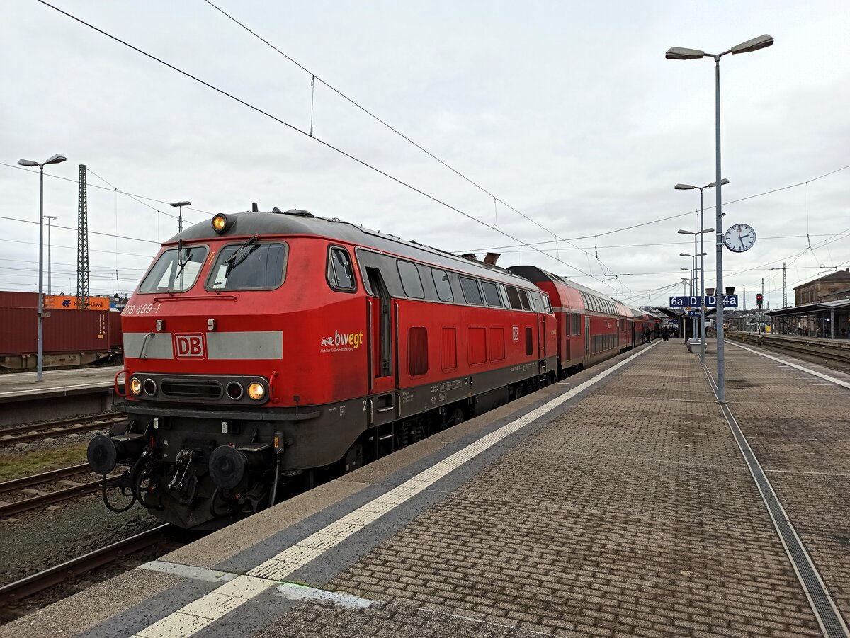DB Regio 218 409-1 mit dem RE 2 Nach München abfahrbereit in Hof am 5.1.2024
