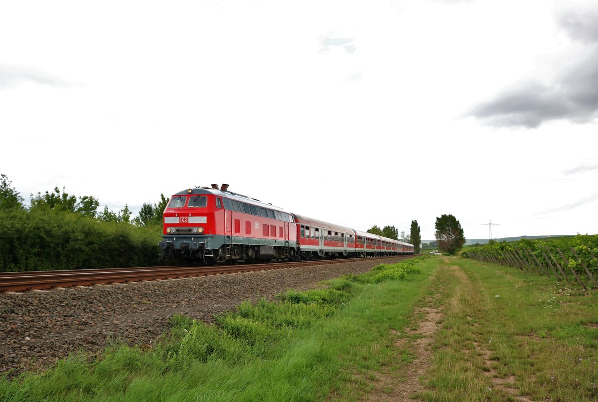 DB Regio 218 483-6 mit n-Wagen Fußballsonderzug am 10.08.19 bei Bad Kreuznach