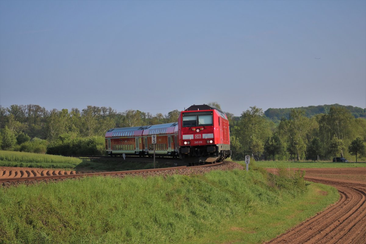 DB Regio 245 016-1 mit der RB34 am 30.04.19 in Schöneck Kilianstädten 