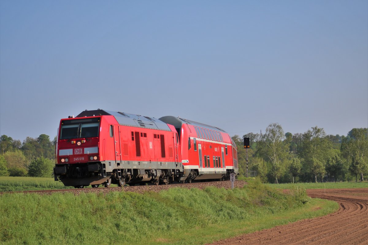 DB Regio 245 019-5 mit der RB34 am 30.04.19 in Schöneck Kilianstädten 