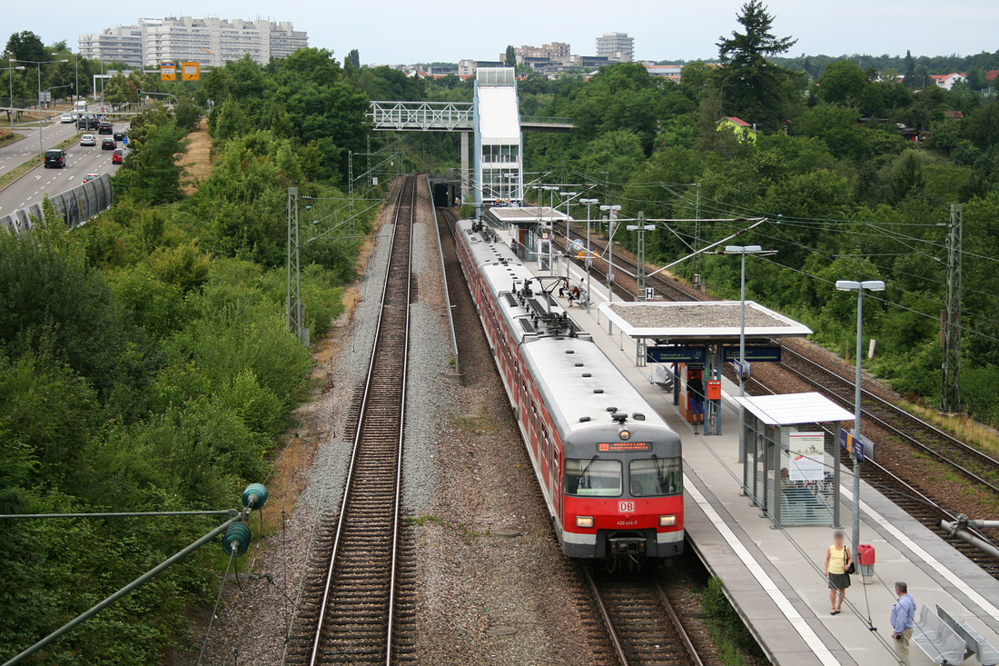 DB Regio 420 414 + 420 xxx // Stuttgart-Österfeld // 22. Juli 2010