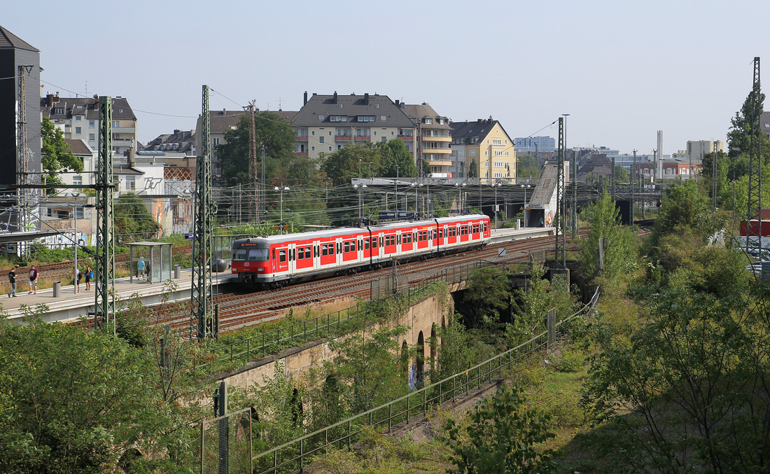 DB Regio 420 418 // Düsseldorf-Wehrhahn // 13. August 2015