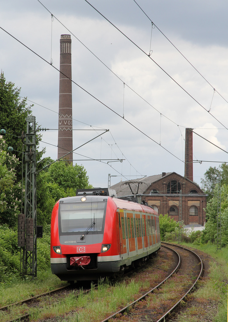 DB Regio 422 038 // Essen-Horst // 14. Mai 2016