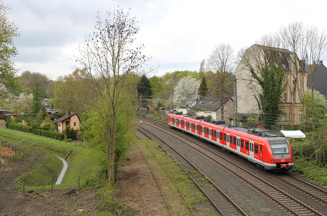 DB Regio 422 061 // Essen-Kray // 25. April 2016