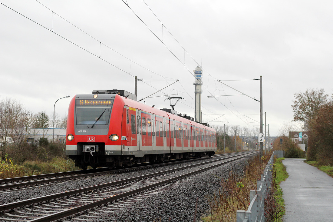 DB Regio 423 382 // Dietzenbach // 29. November 2015