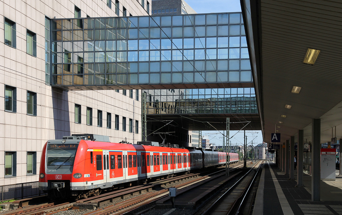 DB Regio 423 411 + 423 401 + 423 437 (Umleiter) // Höhe Frankfurt (Main) Messe // 28. Juni 2018