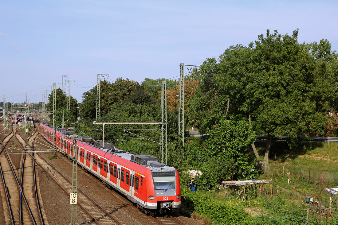 DB Regio 423 412 (Nachschuss) + 423 376 (führend) // Frankfurt-Höchst Farbwerke // 22. Juli 2014