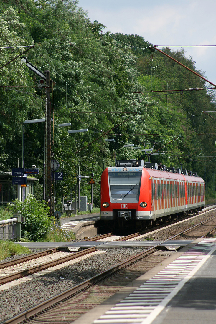 DB Regio 423 423 + 423 xxx // Eddersheim // 9. Juli 2012