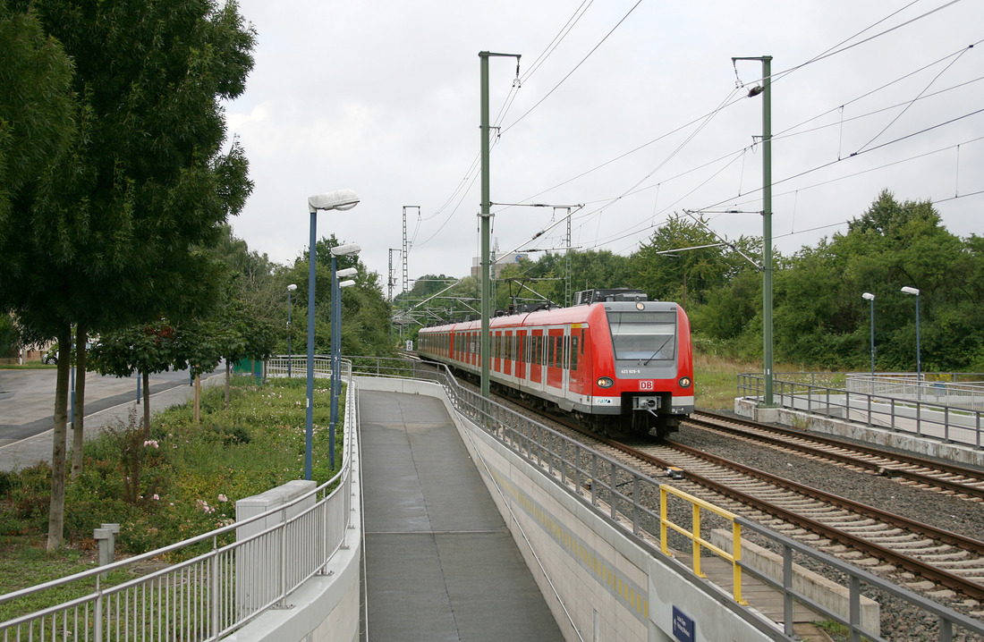 DB Regio 423 429 + 423 405 // Offenbach-Bieber // 28. Juli 2010