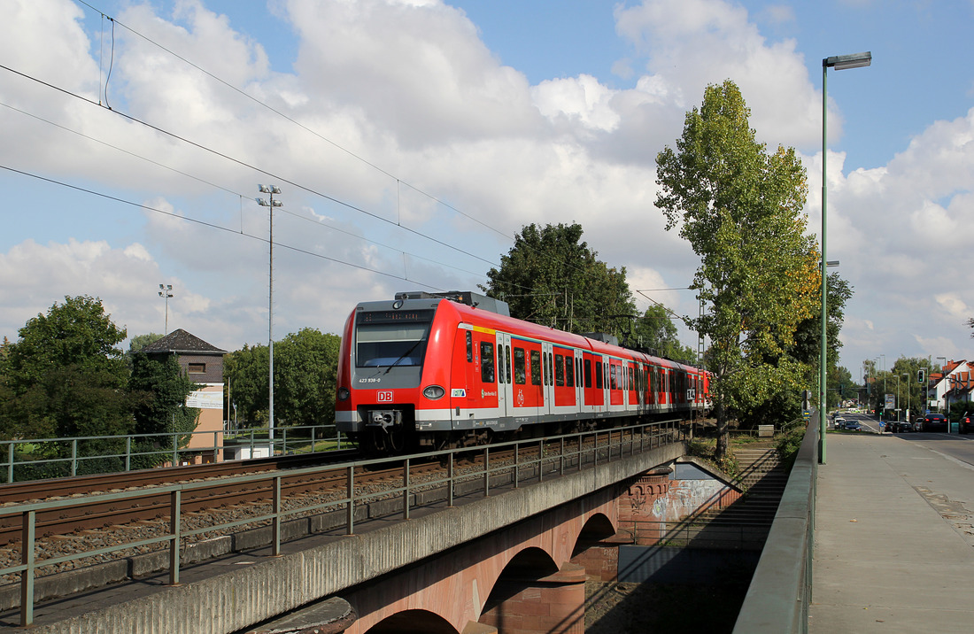 DB Regio 423 438 + 423 xxx // Bad Vilbel // 9. September 2015