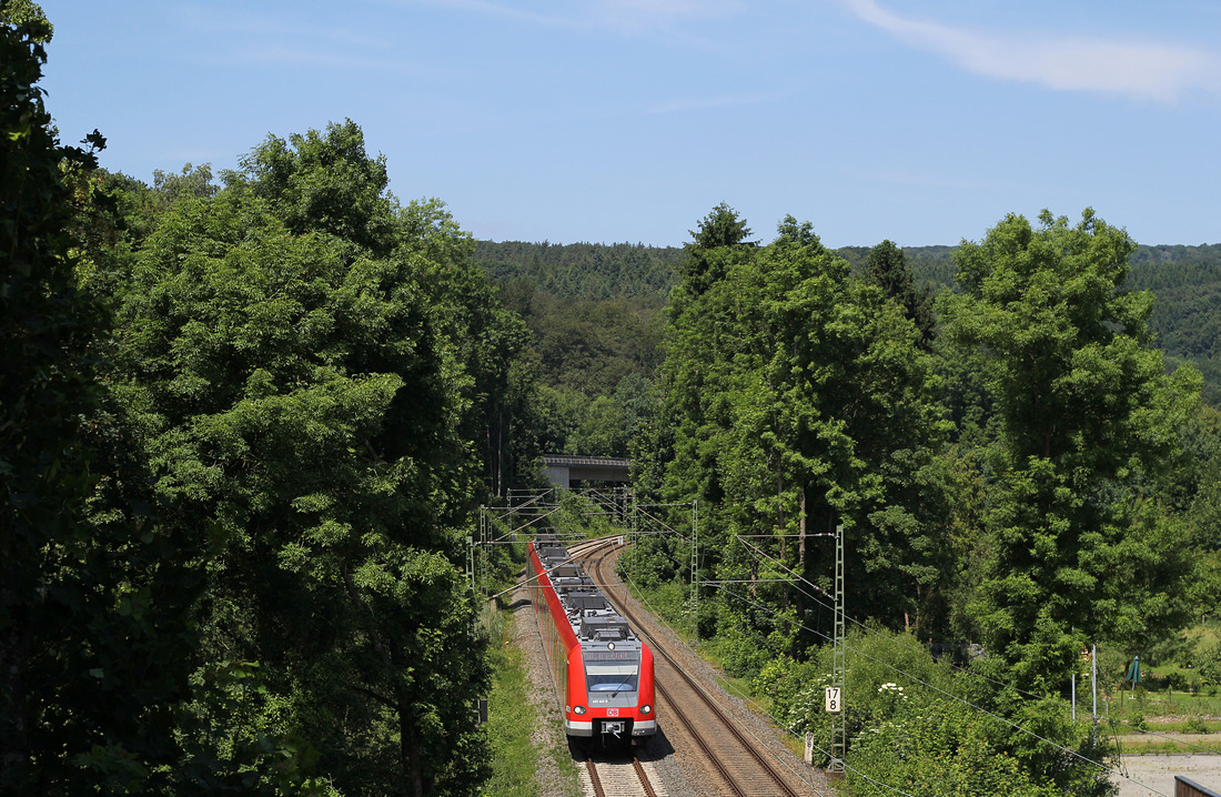 DB Regio 423 441 + 423 405 // Hofheim (Taunus) // 9. Juni 2016