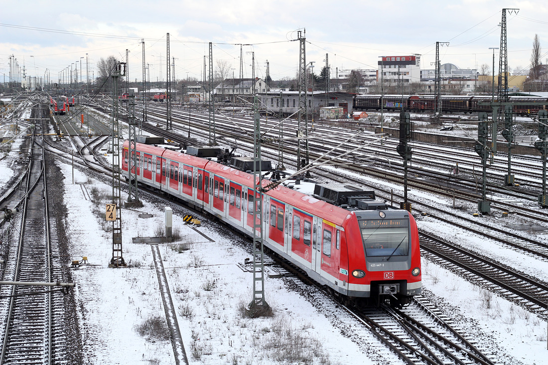 DB Regio 423 447 // Darmstadt Hbf // 17. Januar 2016
