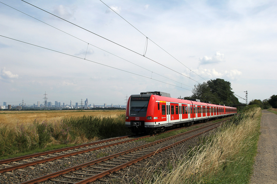 DB Regio 423 448 + 423 393 // Steinbach (Taunus) // 22. Juli 2014