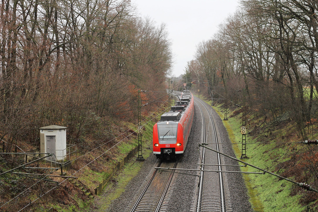 DB Regio 424 022 + 424 027 als S 2  Nienburg (Weser) - Haste. // Aufgenommen zwischen Nienburg und Wunstorf. (genauer Aufnahmeort nicht mehr bekannt) // 22. Februar 2016