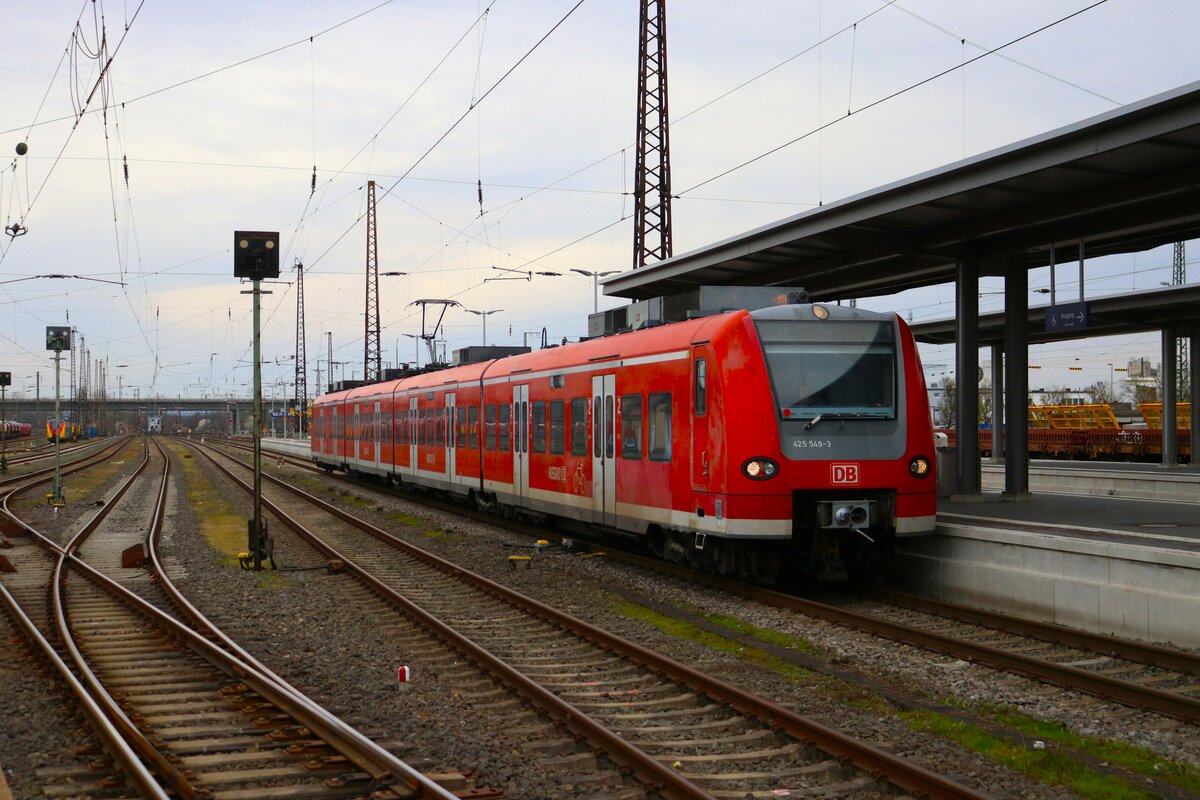 DB Regio 425 049 am 10.03.24 in Hanau Hbf 