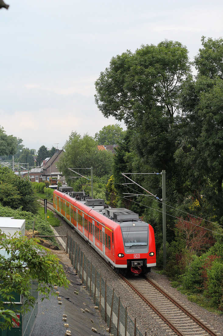 DB Regio 425 077 // Heinsberg-Oberbruch // 29. Juni 2014