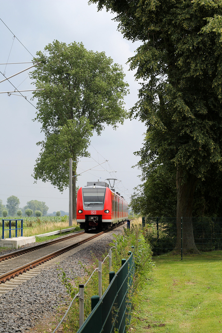 DB Regio 425 082 // Heinsberg-Porselen // 29. Juni 2014
