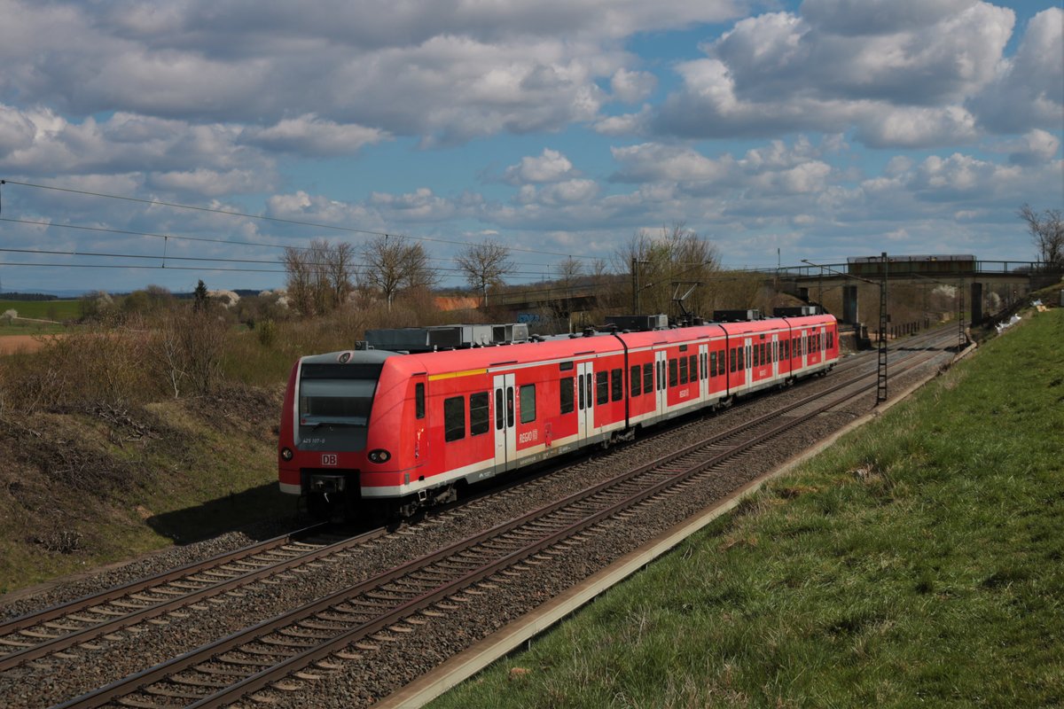 DB Regio 425 107-0 am 03.04.21 in Nieder Mörlen 