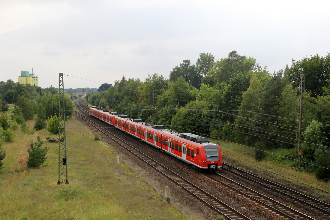 DB Regio 425 152 + 424 019 als S 7  Hannover Hbf - Celle // Burgdorf // 8. August 2015