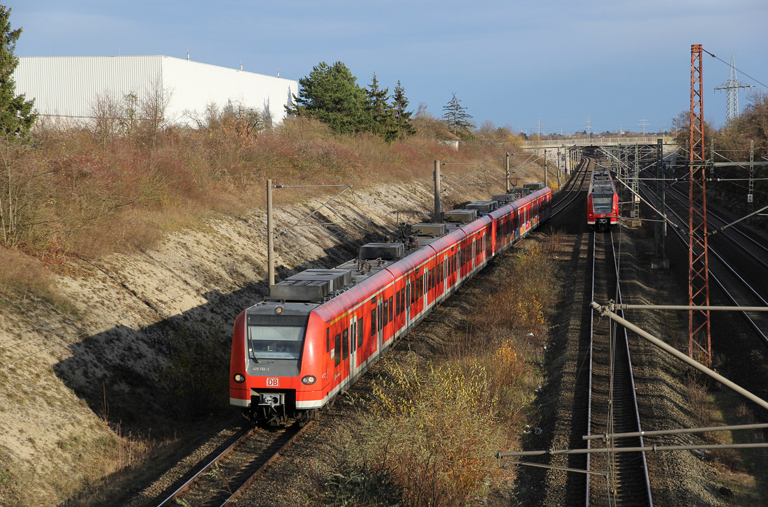 DB Regio 425 154 + 424 012 als S 7  Celle - Hannover Hbf // Hannover-Anderten-Misburg // 20. November 2016