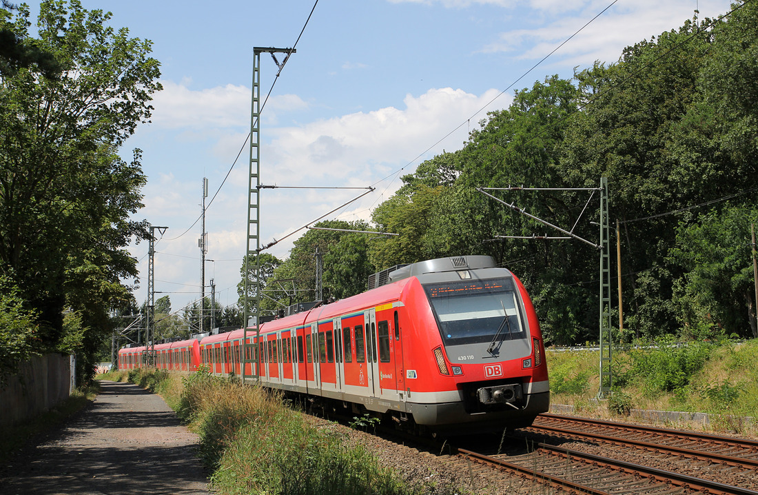 DB Regio 430 110 + 430 171 // Offenbach am Main // 18. Juli 2015 