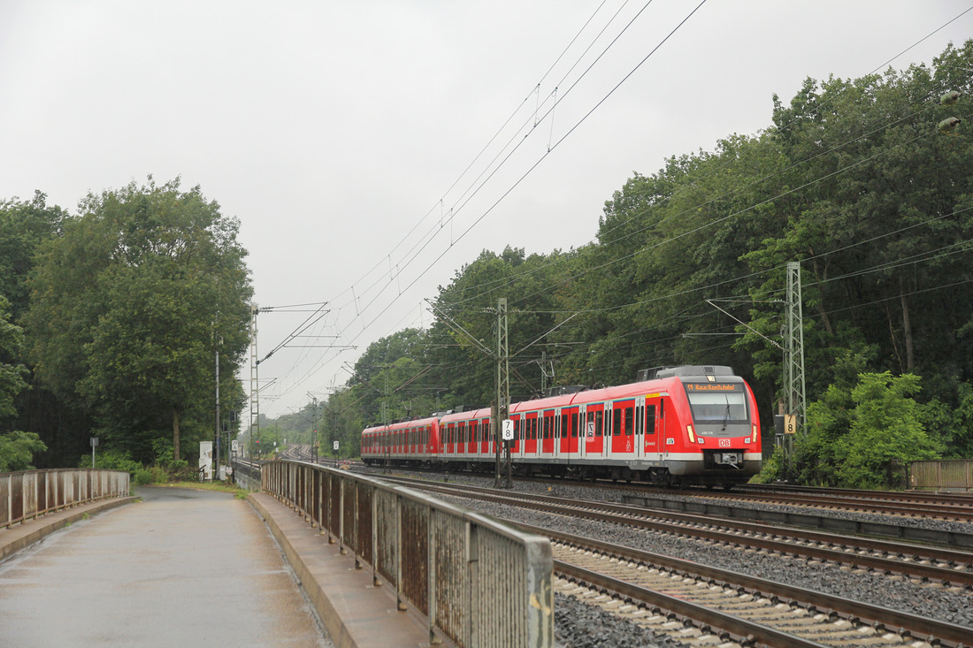 DB Regio 430 119 + 430 103 // Aufgenommen zwischen Frankfurt am Main Stadion und Frankfurt am Main Flughafen Regionalbahnhof auf der alten Strecke. // 13. Juni 2016