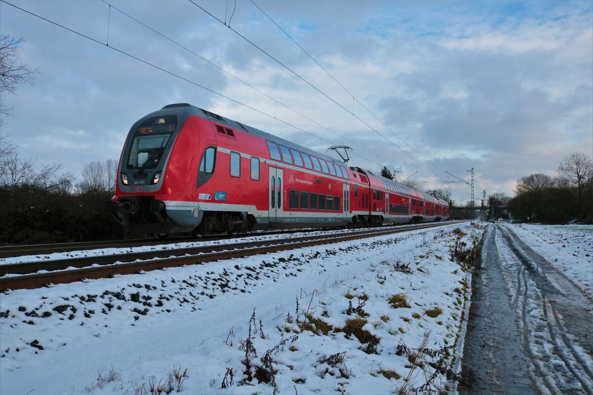 DB Regio 445 055 am 08.01.22 in Maintal Ost
