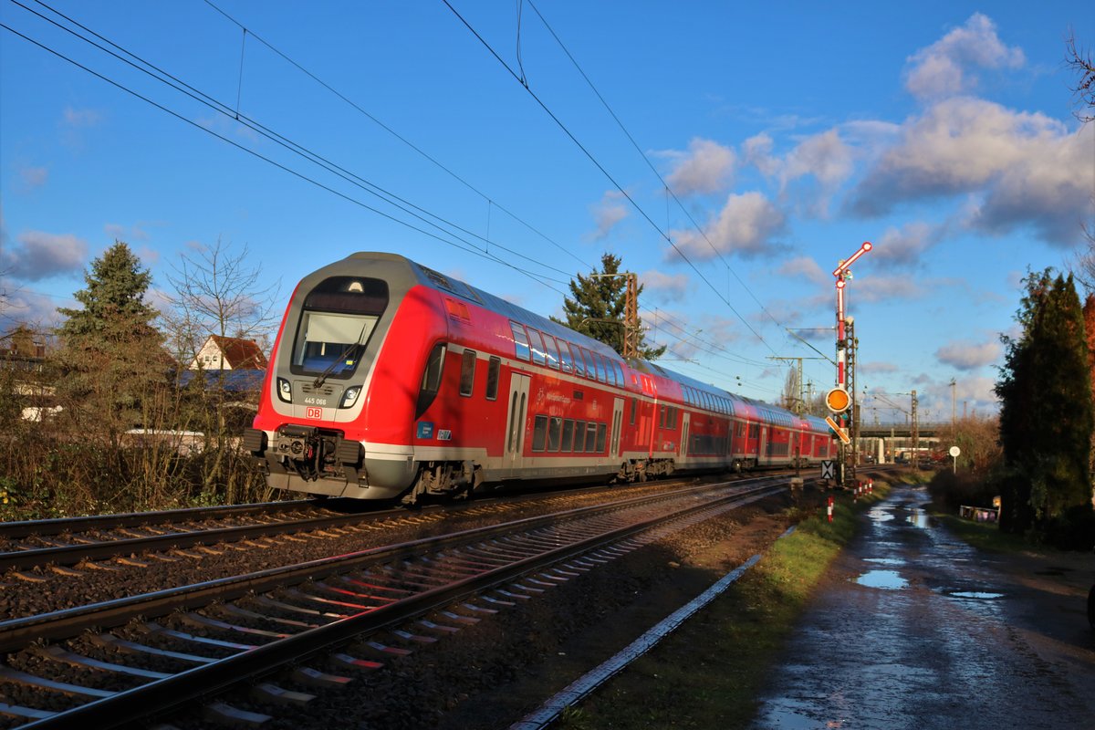 DB Regio 445 066 am 14.12.19 bei Hanau Südausfahrt 