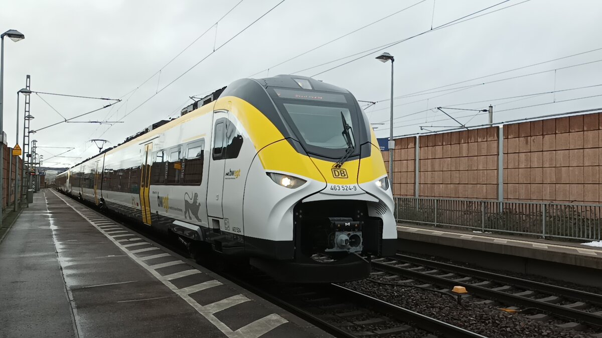 DB Regio 463 524-9 am 10.12.2021 als RB Basel Badischer Bahnhof in Eimeldingen 