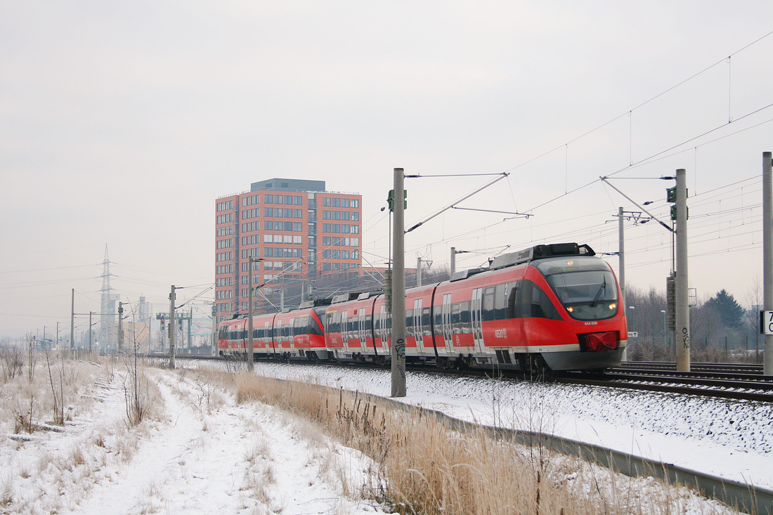 DB Regio 644 030 + 644 001 // Köln, unweit der Station Frankfurter Straße // 8. Januar 2010