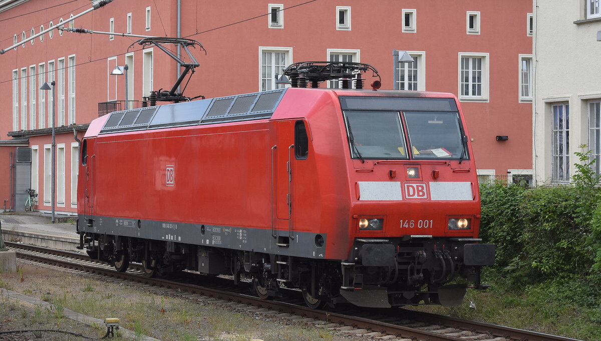 DB Regio AG [D]  146 001  [NVR-Nummer: 91 80 6146 001-3 D-DB] bei einer Testfahrt am Bahnhof Dessau Hbf., 25.05.23