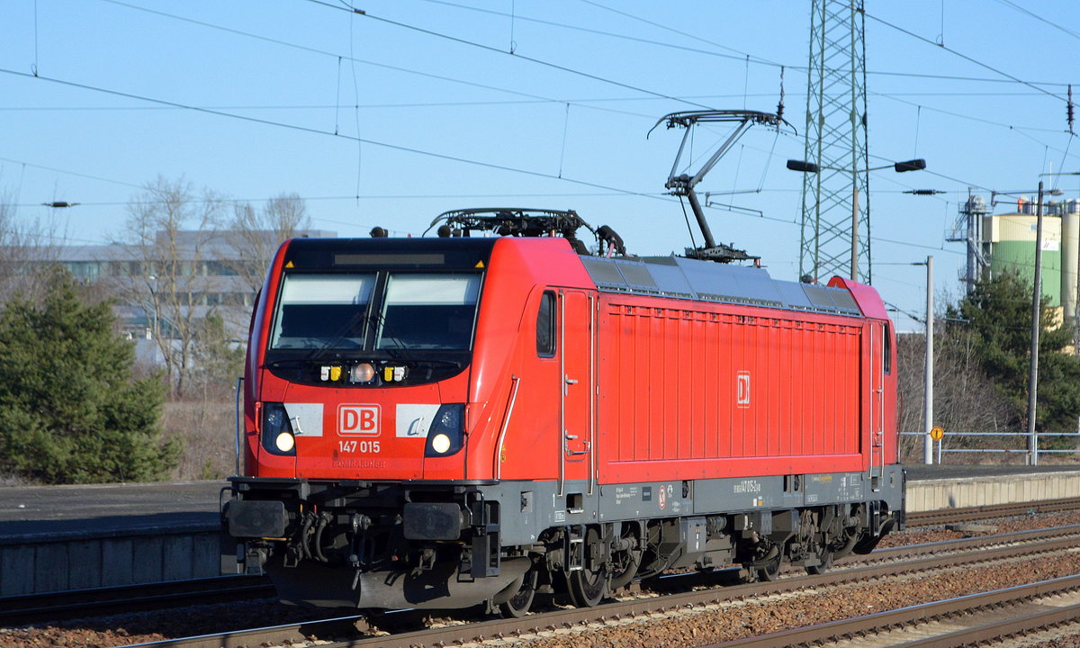 DB Regio AG [D] mit  147 015  [NVR-Nummer: 91 80 6147 015-2 D-DB] am 21.01.20 Durchfahrt Bf. Flughafen Berlin Schönefeld.
