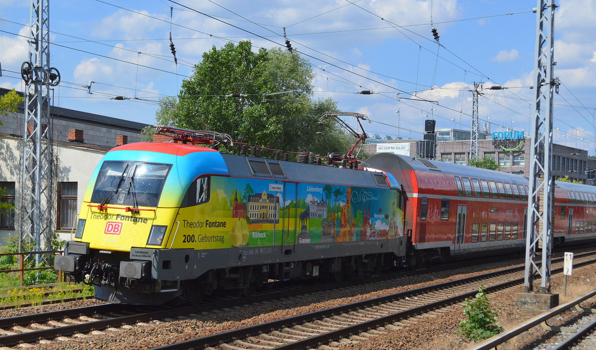 DB Regio AG [D] mit  182 005  [NVR-Nummer: 91 80 6182 005-9 D-DB] und dem RE1 nach Frankfurt/Oder am  17.06.20 Bf. Berlin Köpenick, in fernerer Zukunft wird es dann wohl nach den aktuellen Plänen auch einen Halt in Berlin Köpenick geben, aber in Berlin ist man ja am Warten bei Bautätigkeiten (Beginn u. Abschluss) wahrlich gewohnt.