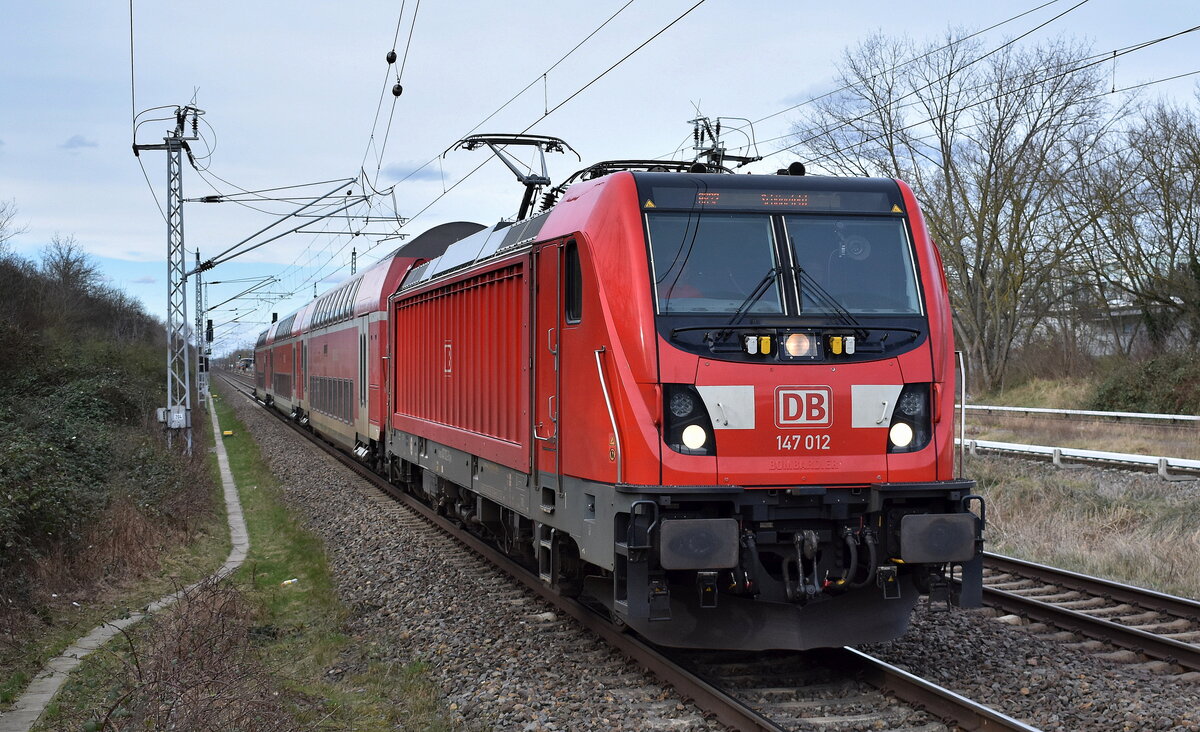 DB Regio AG - Region Nordost, Fahrzeugnutzer: Regionalbereich Berlin/Brandenburg, Potsdam mit ihrer  147 012  (NVR:  91 80 6147 012-9 D-DB ) als RB32 nach Schönefeld bei Berlin am 23.02.24 Einfahrt Bahnhof Berlin-Hohenschönhausen. 