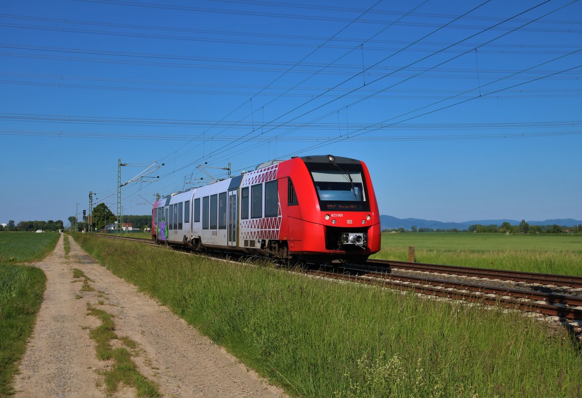 DB Regio Alstom Lint 41 (623 005-5) in Hofheim (Ried) am 16.05.20