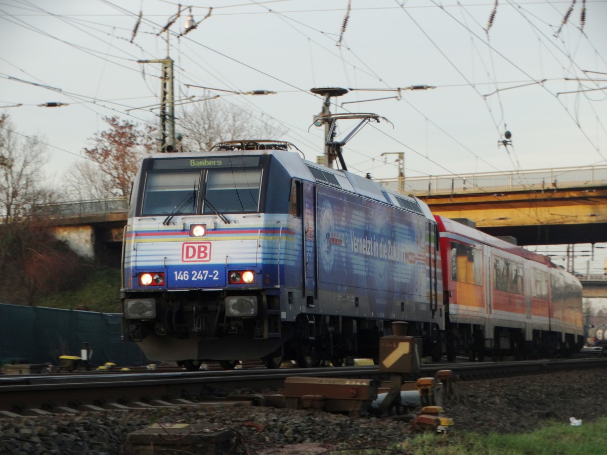 DB Regio Bayern 146 247-2 Vernetzt in die Zukunft Werbung am 28.12.15 bei Hanau mit einen RE nach Bamberg
