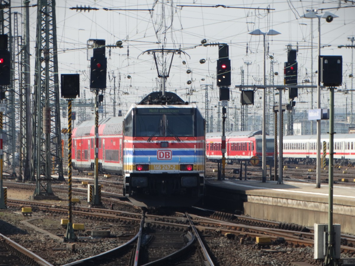 DB Regio Bayern 146 247-2 am 18.03.16 in das Gleisvorfeld Frankfurt am Main Hbf vom Bahnsteig aus fotografiert 