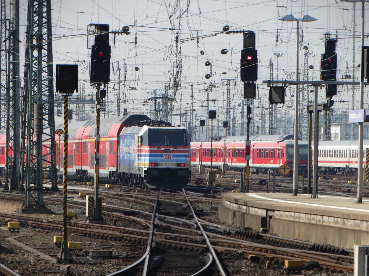 DB Regio Bayern 146 247-2 am 18.03.16 in das Gleisvorfeld Frankfurt am Main Hbf vom Bahnsteig aus fotografiert
