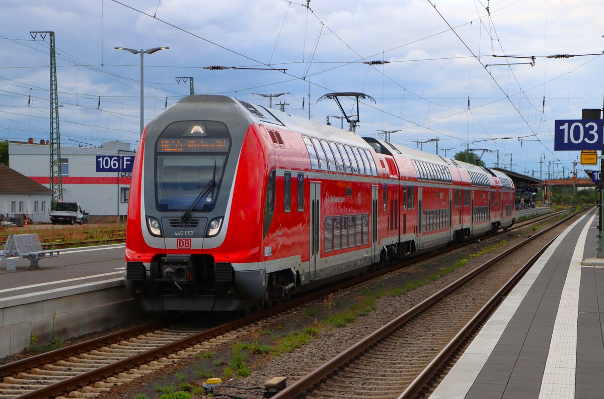DB Regio Bayern Bombardier Twindexx 445 057 am 29.08.26 in Hanau Hbf 