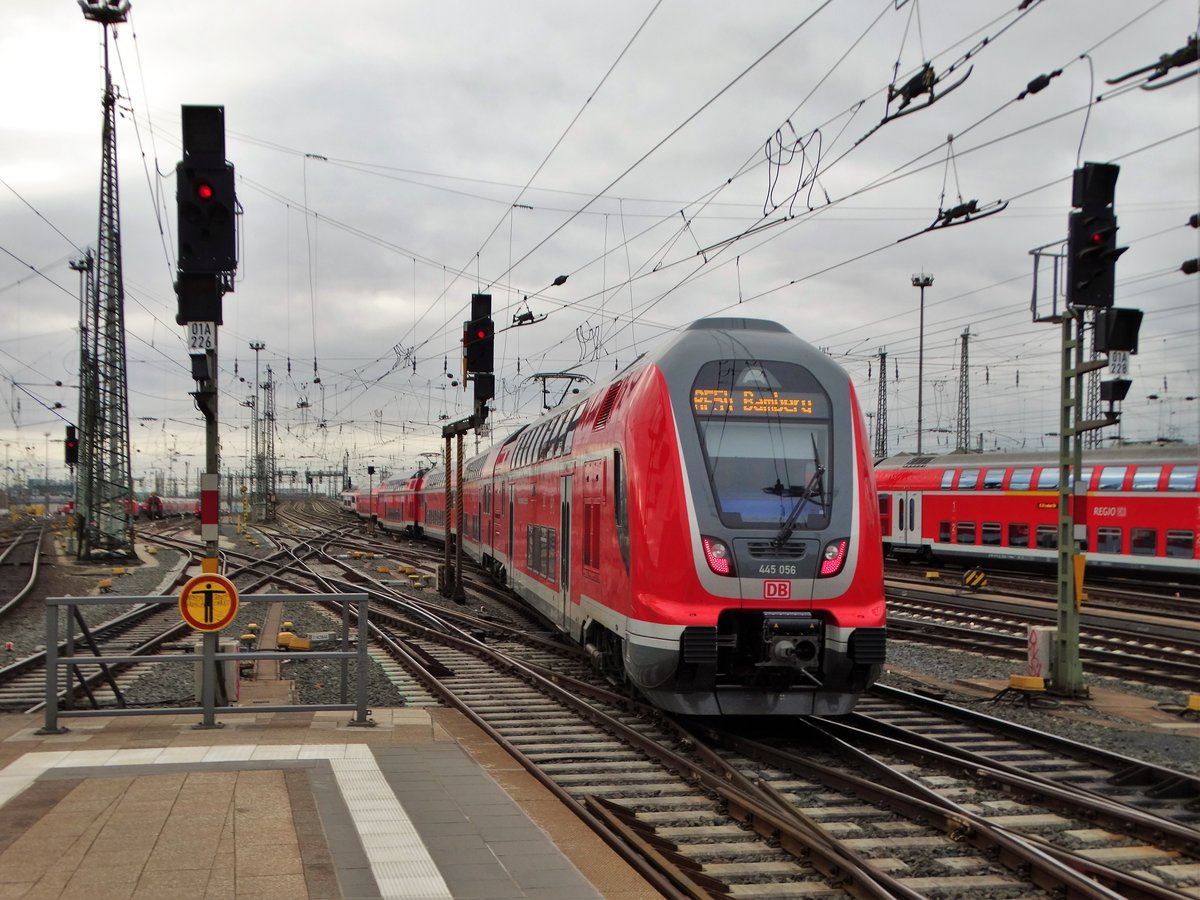 DB Regio Bombardier Twindexx 445 056 + 445 051 als RE54 nach Bamberg am 29.12.17 in Frankfurt am Main Hbf 