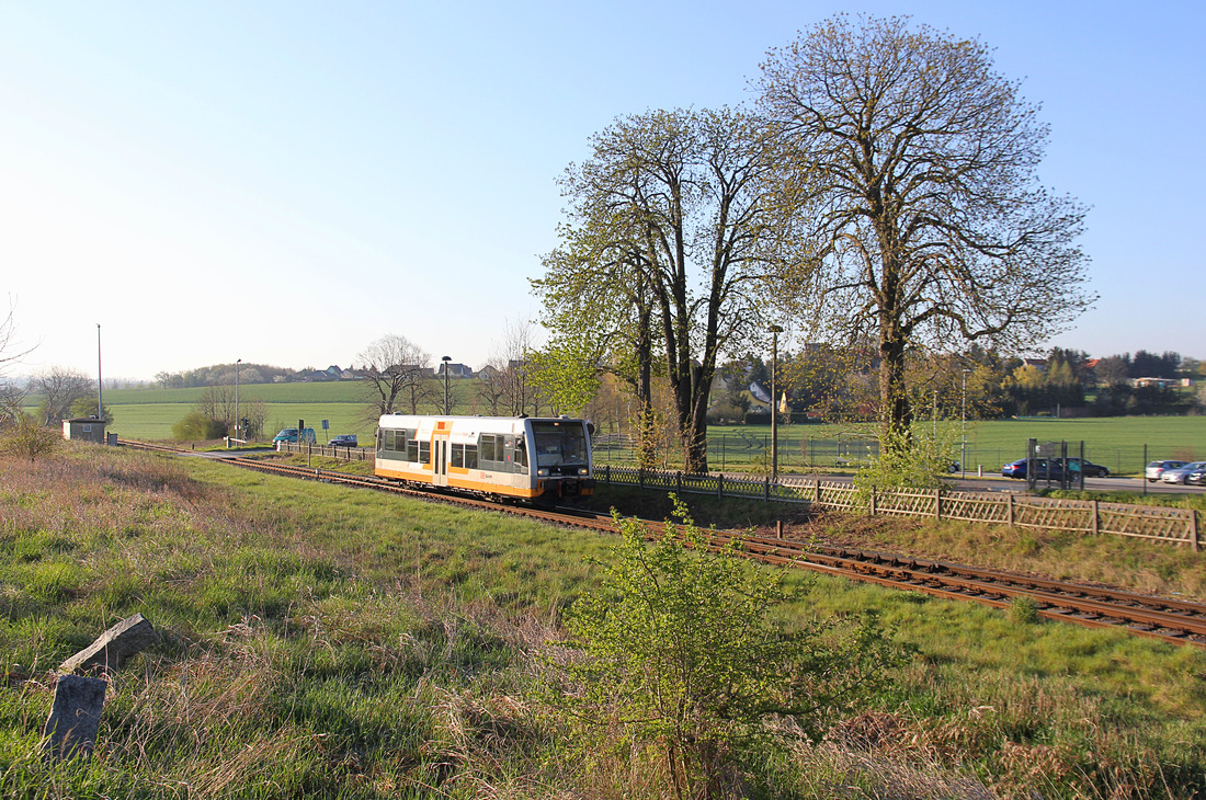 LVTS 672 918 der Burgenlandbahn im winterlich verscheiten