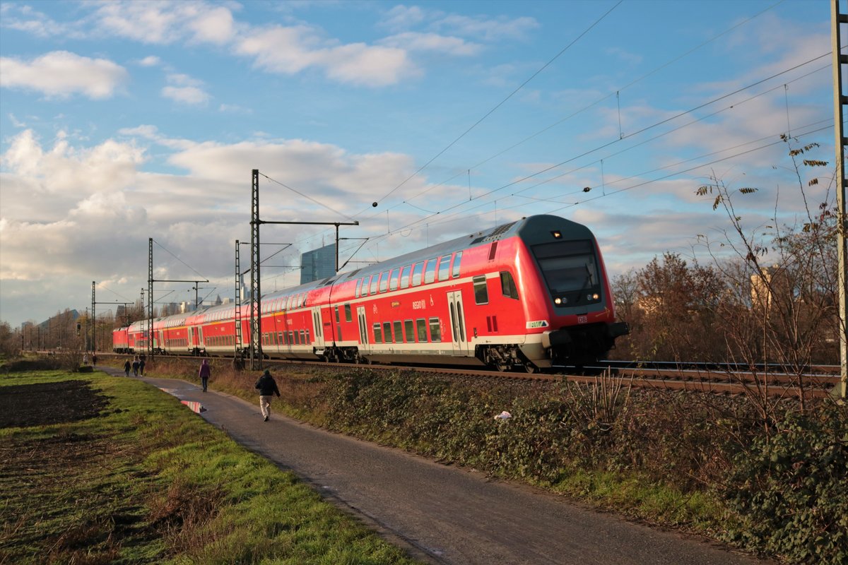 DB Regio Doppelstocksteuerwagen am 13.12.20 in Frankfurt am Main Oberrad 