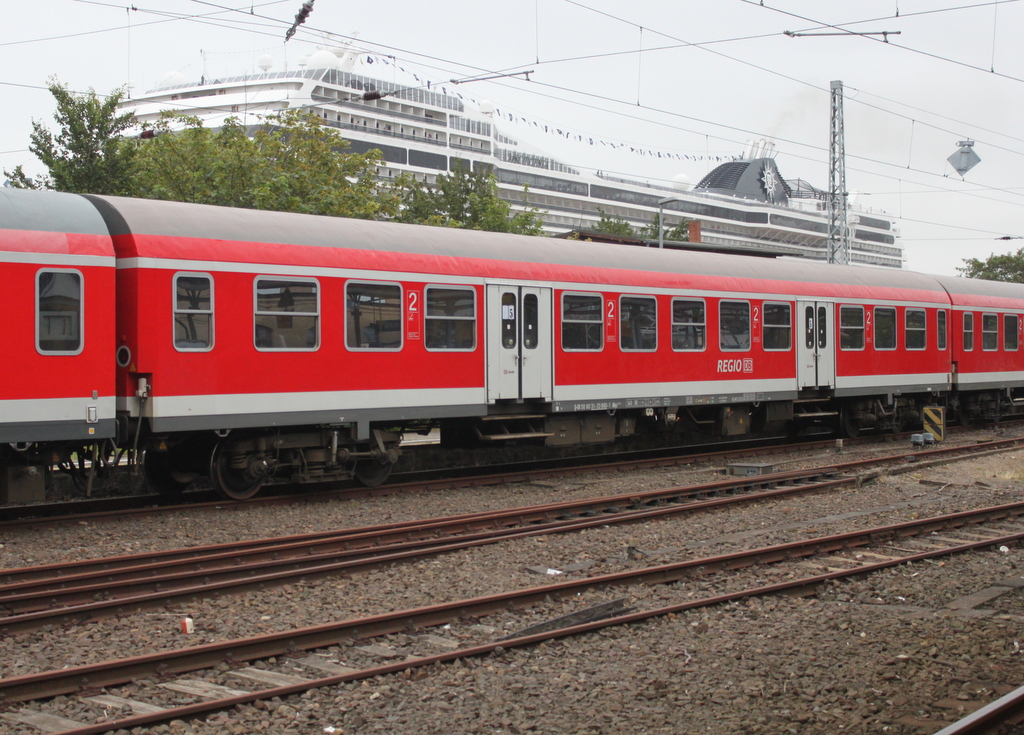 DB Regio Halberstädter D-DB 50 80 31 33 880-1 AByz 470.2 am 14.07.2019 in Warnemünde.
