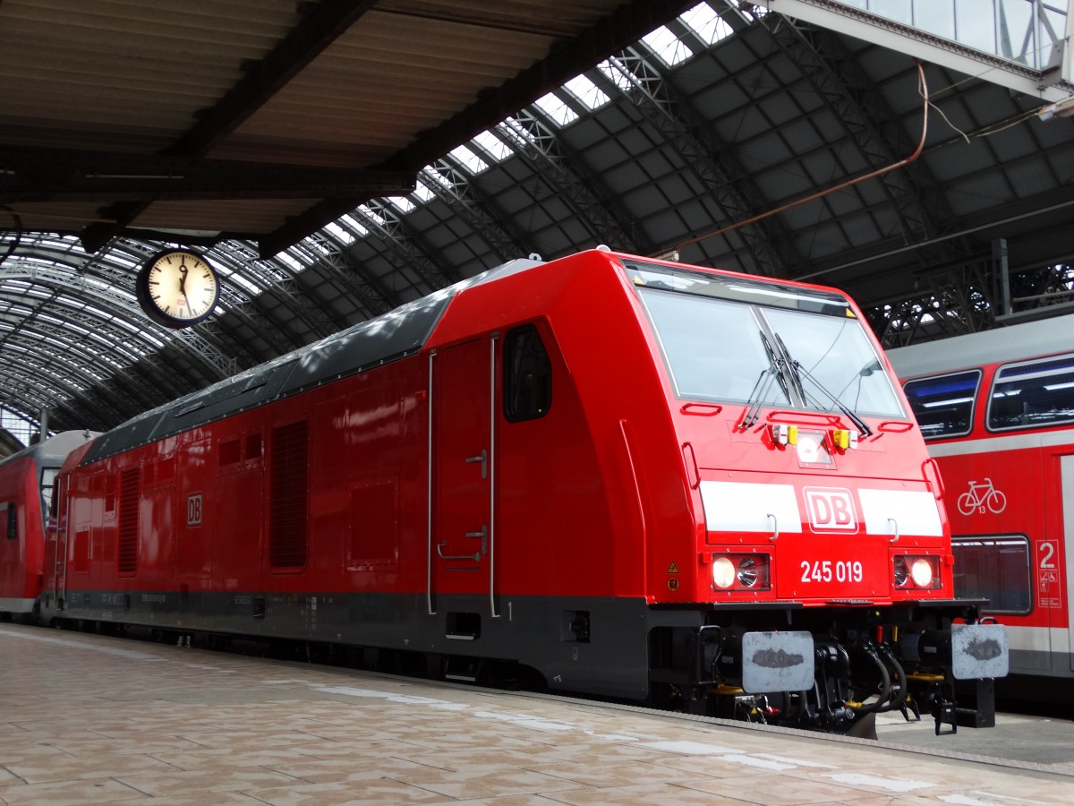 DB Regio Hessen 245 019 am 23.12.14 in Frankfurt am Main Hbf 