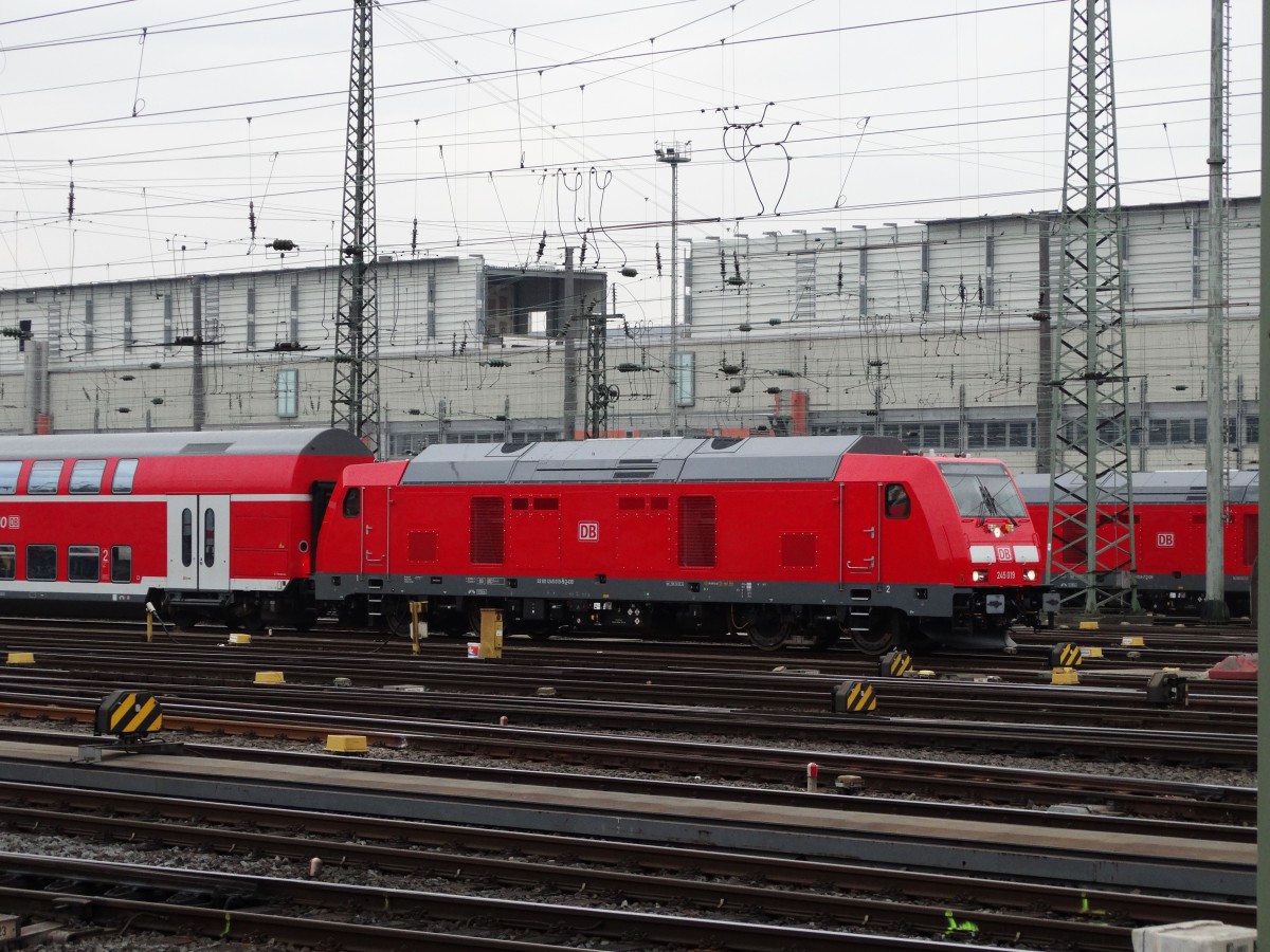 DB Regio Hessen 245 019 steht am 23.01.15 im Gleisvorfeld Frankfurt am Main Hbf