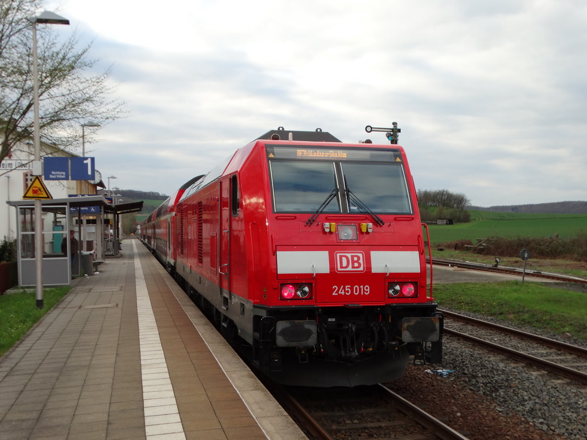 DB Regio Hessen 245 019 hat gerade Glauburg-Stockheim als RE34 erreicht am 06.04.16