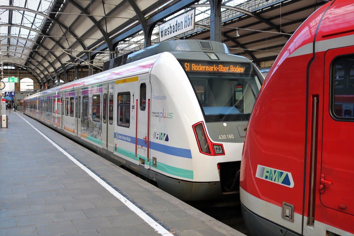 DB Regio Hessen S-Bahn Rhein Main 430 160 am 23.12.19 in Wiesbaden Hbf