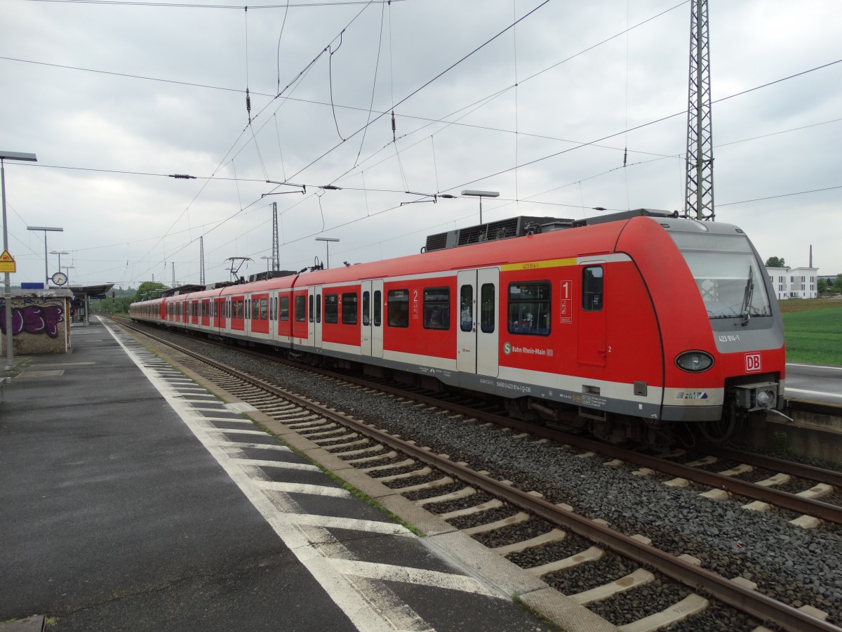 DB Regio Hessen S-Bahn Rhein Main 423 914-1 am 02.05.14 in Bad Vilbel Bhf auf der S6