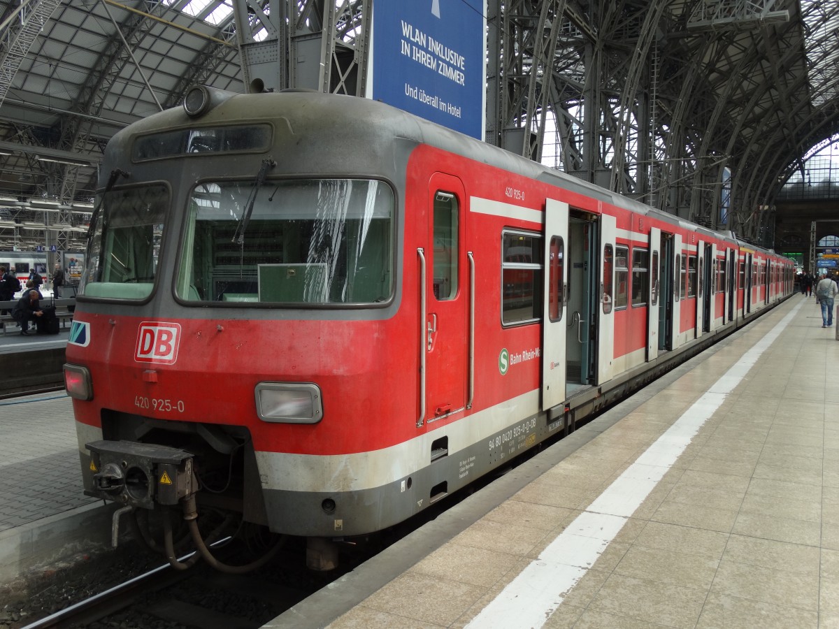 DB Regio Hessen S-Bahn Rhein Main 420 425-1 am 06.05.14 in Frankfurt am Main Hbf