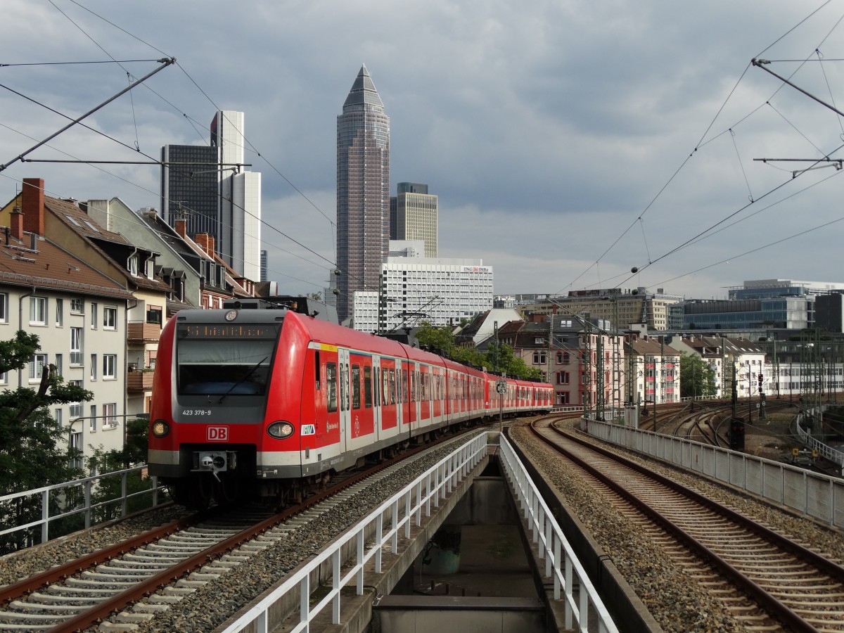 DB Regio Hessen S-Bahn Rhein Main 423 378-9 am 26.09.15 in Frankfurt am Main West